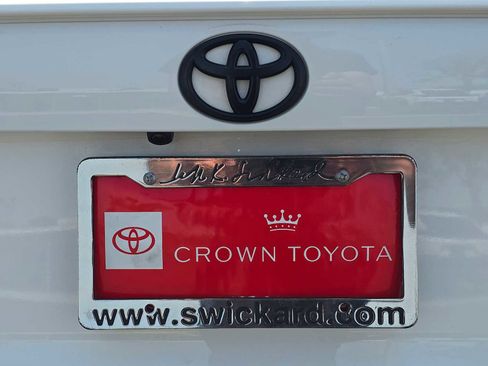 Certified 2020 Toyota RAV4 XLE w/ Carpet Mat Package FWD image 15