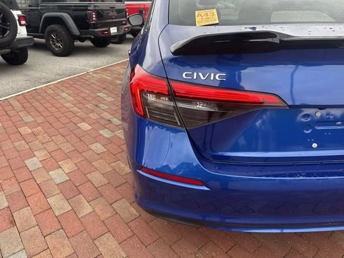 Used 2024 Honda Civic Sport image 8