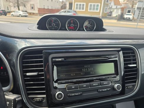 Used 2012 Volkswagen Beetle 2.0T image 15