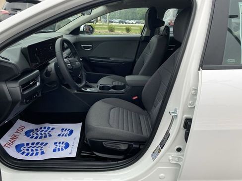 New 2025 Kia K4 EX image 4