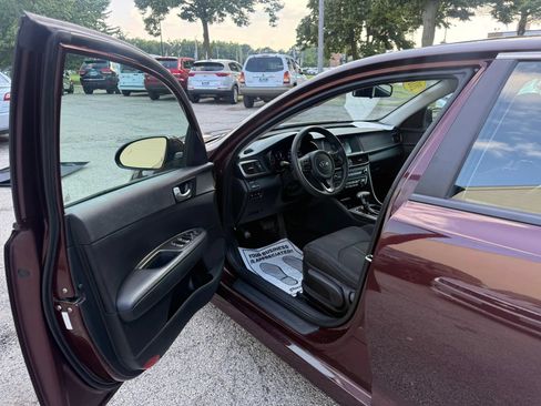 Used 2018 Kia Optima LX FWD image 9
