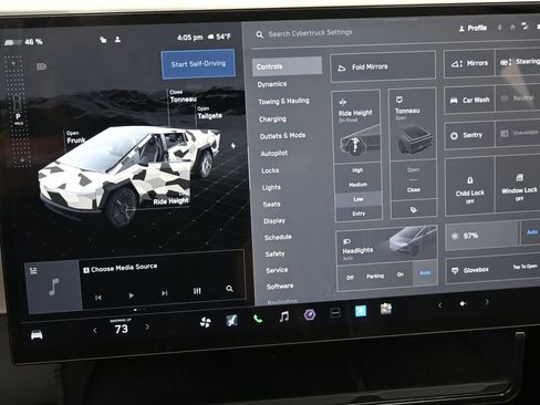 Used 2024 Tesla Cybertruck AWD Crew Cab image 20