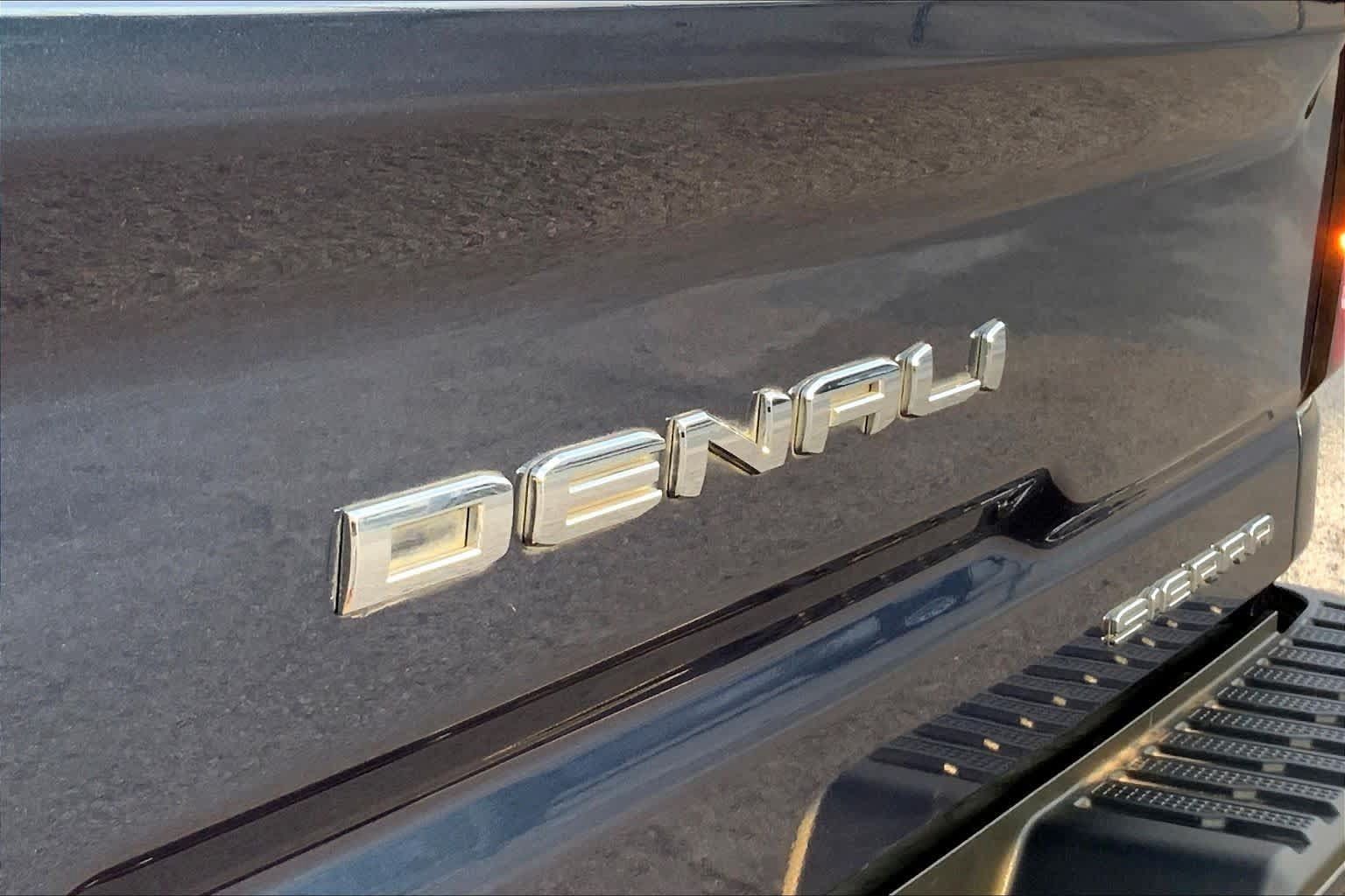 Used 2020 GMC Sierra 2500 Denali w/ Denali Ultimate Package AWD/4WD image 10