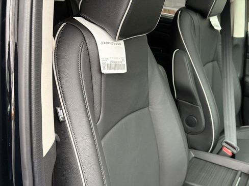 New 2026 Honda Odyssey Touring image 13