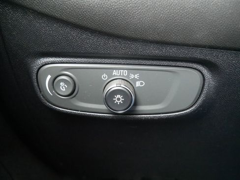 Used 2019 Chevrolet Equinox LT image 22