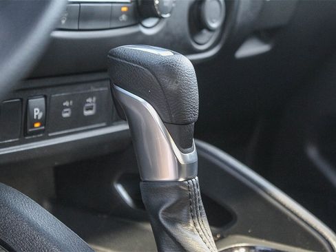 Used 2023 Nissan Frontier SV w/ Midnight Edition Package image 22