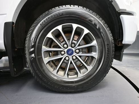 Used 2020 Ford F150 XLT w/ Equipment Group 302A Luxury AWD/4WD image 18