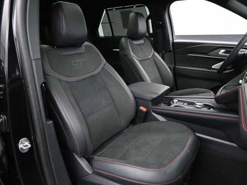 New 2025 Ford Explorer ST image 32