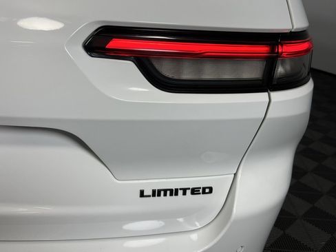 Used 2023 Jeep Grand Cherokee L Limited w/ Luxury Tech Group II image 28