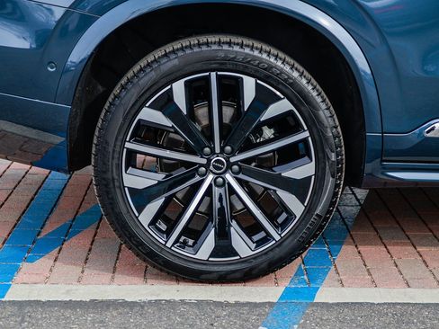 Certified 2025 Volvo XC90 B5 Plus image 10