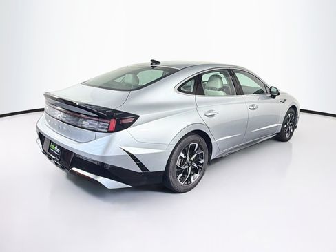 Used 2025 Hyundai Sonata SEL FWD image 9