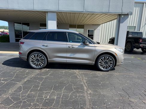 Used 2020 Lincoln Corsair Reserve w/ Equipment Group 201A AWD/4WD image 2