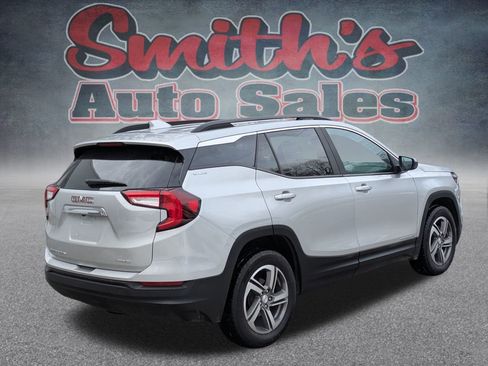 Used 2022 GMC Terrain SLE w/ Driver Convenience Package image 6