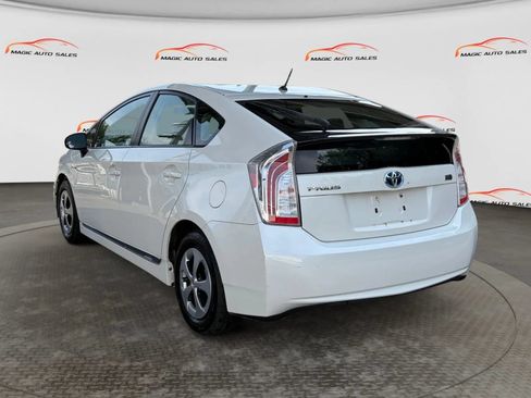 Used 2013 Toyota Prius Two FWD image 6