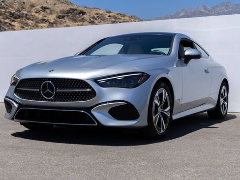 Used 2024 Mercedes-Benz CLE 300 4MATIC Coupe image 5