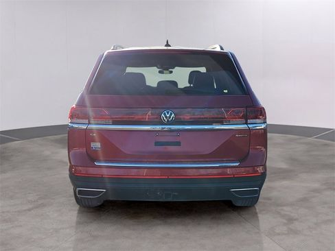Certified 2025 Volkswagen Atlas SE image 5