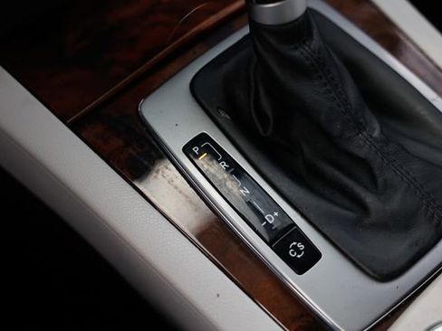 Used 2010 Mercedes-Benz GLK 350 2WD w/ Multimedia Pkg image 42