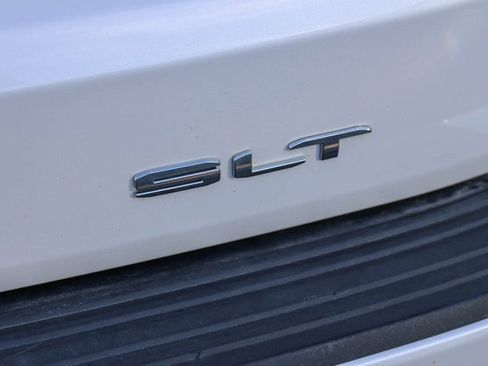 Used 2022 GMC Yukon XL SLT image 9