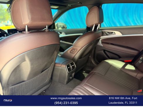 Used 2022 Genesis G70 2.0T w/ Prestige Package RWD image 13
