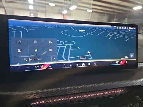 New 2026 BMW 330i Sedan w/ M Sport Package image 24