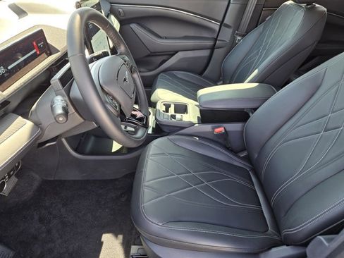 Certified 2025 Ford Mustang Mach-E Select image 11