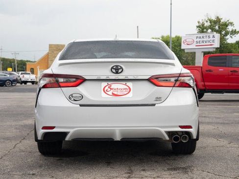 Used 2023 Toyota Camry SE image 4