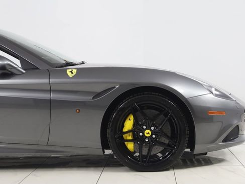 Used 2018 Ferrari California T image 73