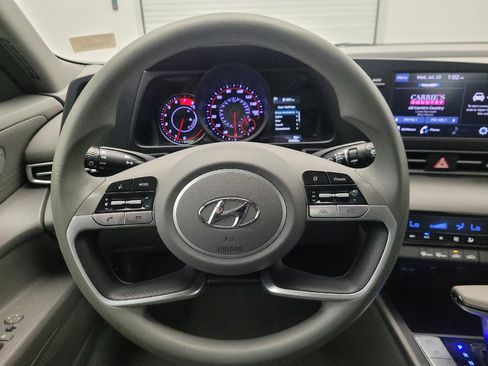 Used 2023 Hyundai Elantra SEL FWD image 22