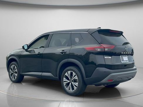 Used 2023 Nissan Rogue SV image 6