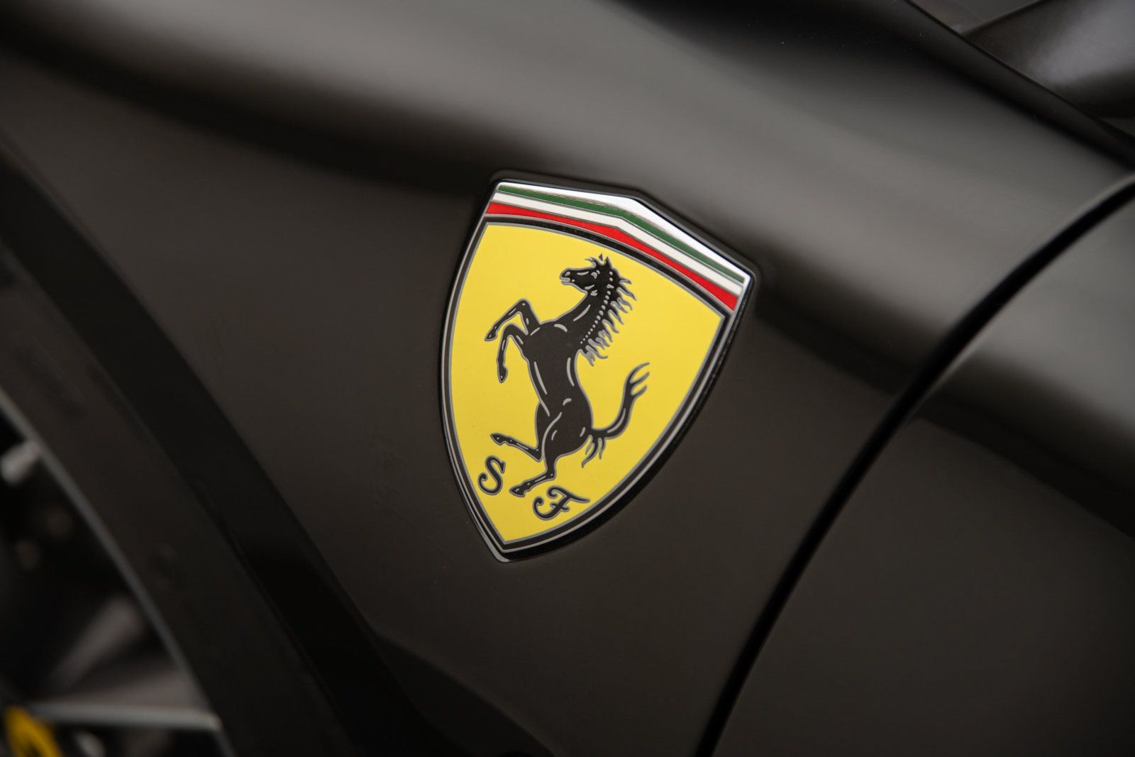 Used 2017 Ferrari 488 Spider RWD image 38