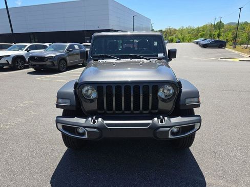 Used 2023 Jeep Gladiator Sport w/ Trailer Tow Package AWD/4WD image 8