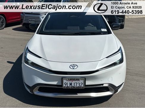 Used 2024 Toyota Prius Prime FWD image 3