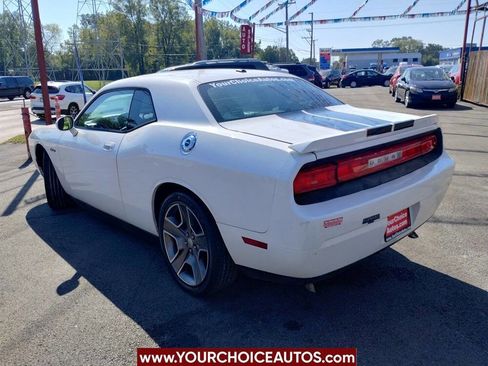 Used 2010 Dodge Challenger SE image 3