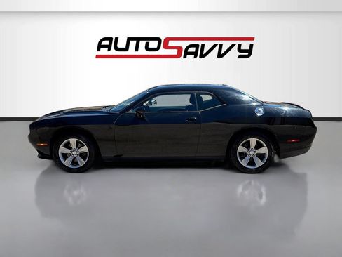 Used 2021 Dodge Challenger SXT RWD image 4