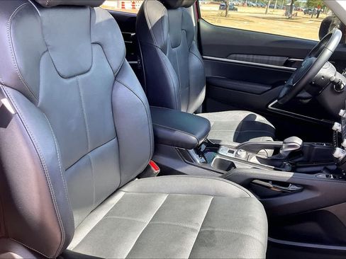 Certified 2024 Kia Telluride EX w/ EX Captain's Chair Package FWD image 11