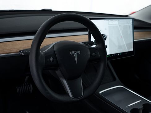 Used 2021 Tesla Model 3 Long Range image 13