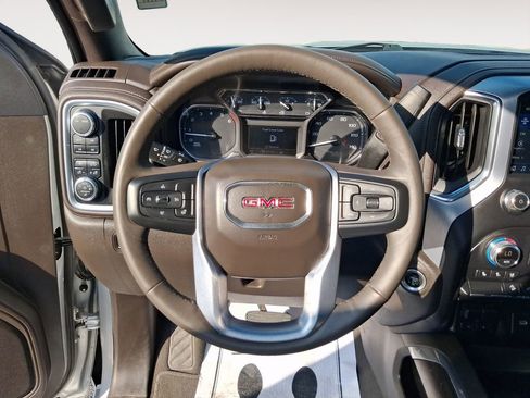 Used 2022 GMC Sierra 1500 SLT w/ SLT Convenience Package AWD/4WD image 12