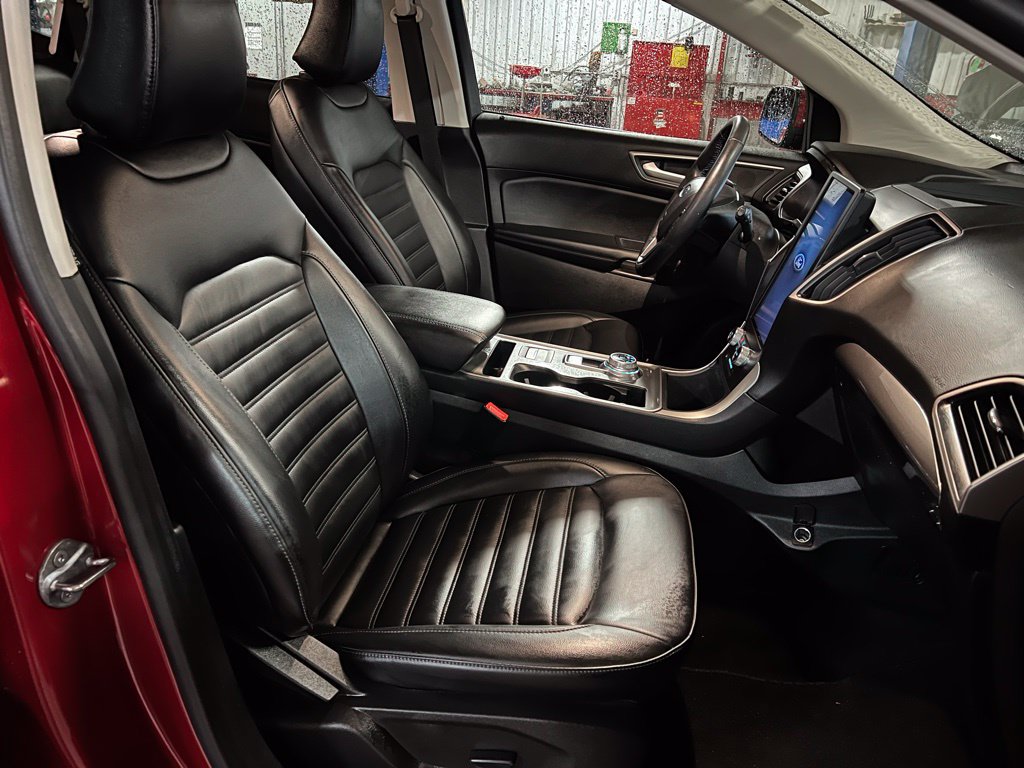 Used 2024 Ford Edge SEL AWD/4WD image 9