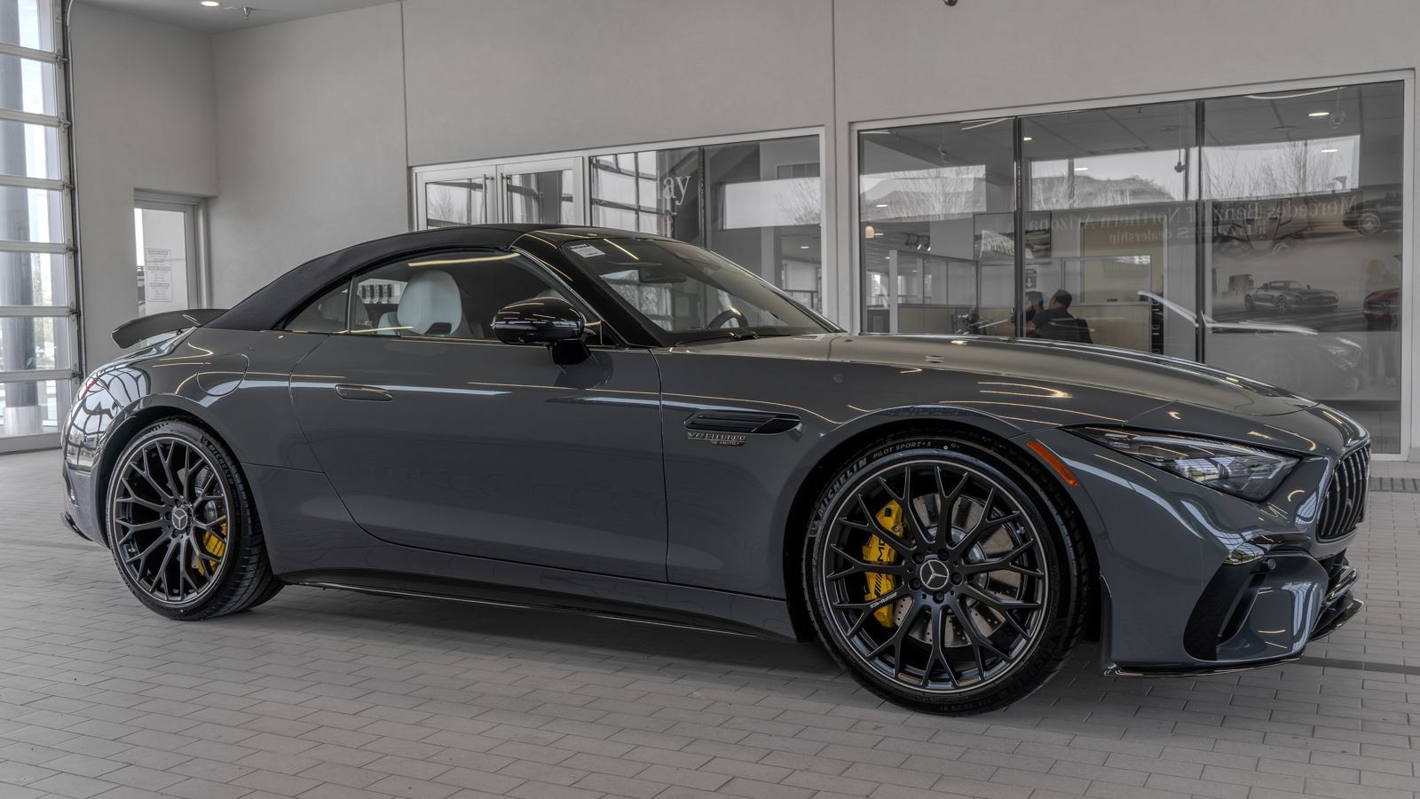 Used 2026 Mercedes-Benz SL 63 AMG 4MATIC image 13