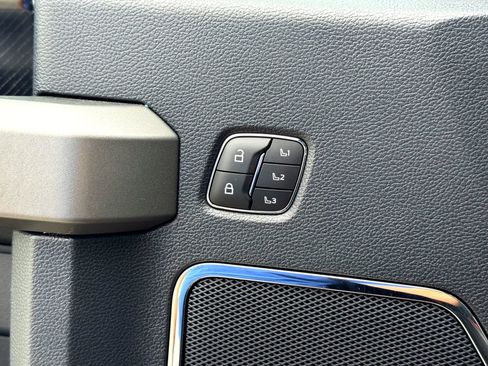 Used 2022 Ford F450 Platinum w/ FX4 Off-Road Package image 16