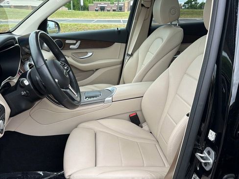 Used 2022 Mercedes-Benz GLC 300 4MATIC w/ Multimedia Package Lite image 10
