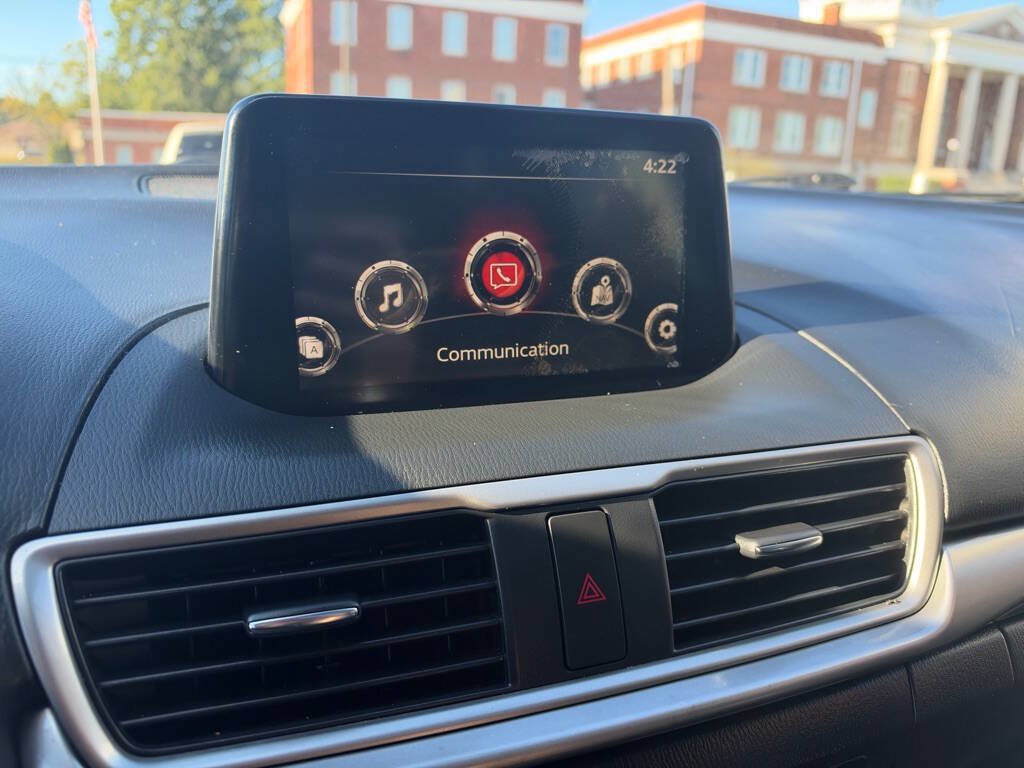 Used 2017 MAZDA MAZDA3 Touring FWD image 17
