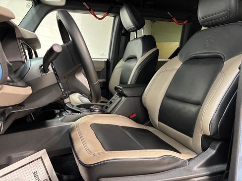 Used 2023 Ford Bronco Wildtrak image 22