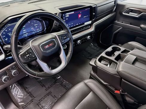 Used 2025 GMC Sierra 1500 SLT RWD image 7