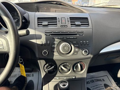 Used 2012 MAZDA MAZDA3 i Touring image 33