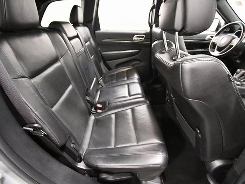 Used 2020 Jeep Grand Cherokee Limited w/ Luxury Group II image 18