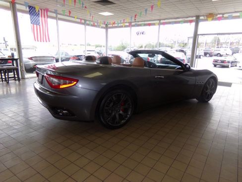 Used 2015 Maserati GranTurismo Convertible RWD image 46