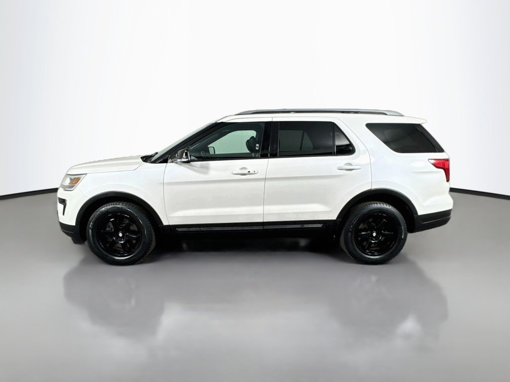 Used 2018 Ford Explorer XLT w/ Equipment Group 202A AWD/4WD image 2