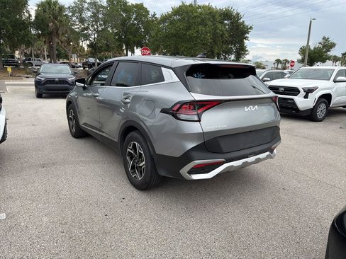Used 2025 Kia Sportage LX FWD image 3