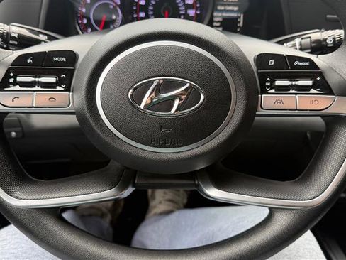 Used 2023 Hyundai Elantra SEL image 32